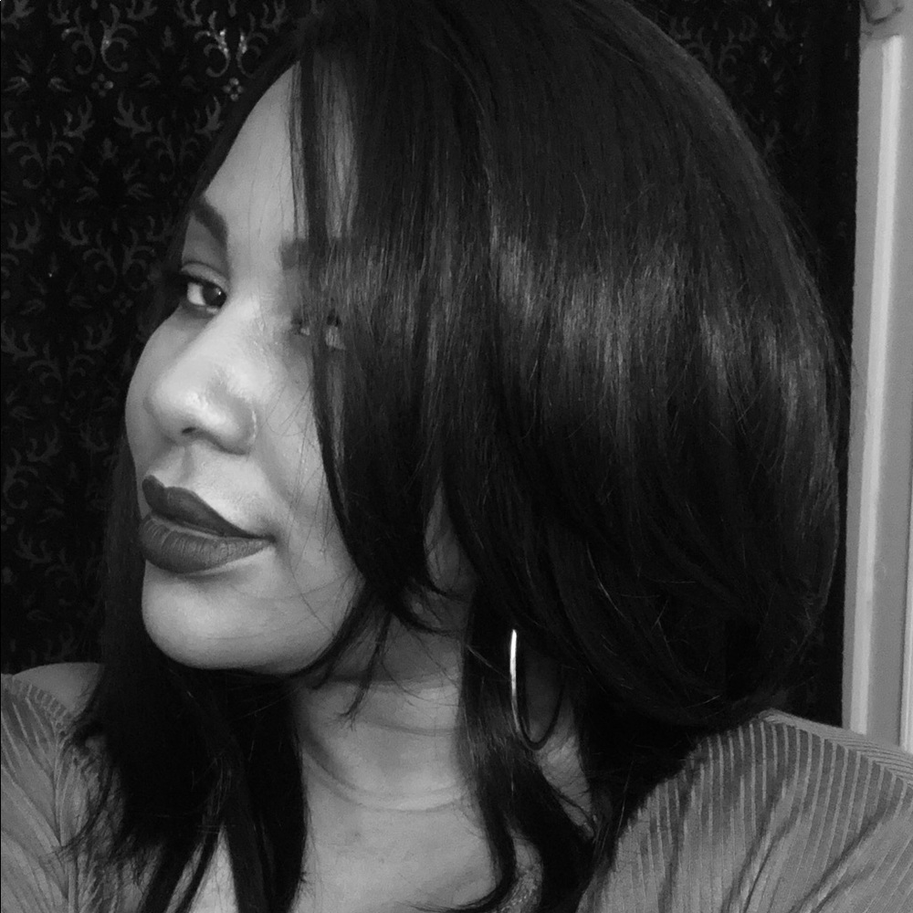 Meet your Posher, Kealeahia